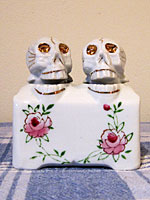 Skeleton Bobbing Head Salt and Pepper Shakers