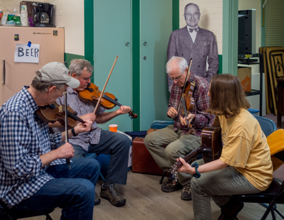Before and after the show, musicians played for the enjoyment of the road show attendees and Harry S Truman